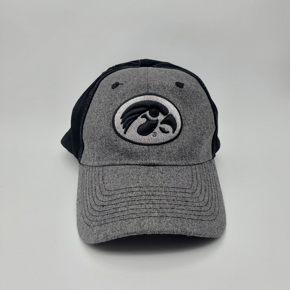 Iowa hawkeyes Baseball hat Collegiate Licensed Product. One Size Fits All